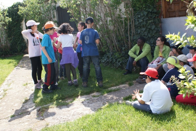  我们组成一个团队 